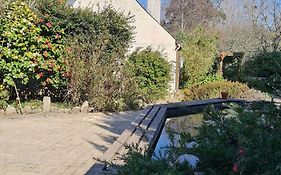 Grande Maison dans le Bourg de Nevez + jardin